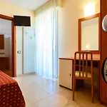 Harmony Con Piscina Panoramica 3* Римини