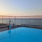 Harmony Con Piscina Panoramica Hotel 3*