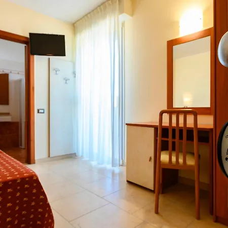 Harmony Con Piscina Panoramica 3* רימיני