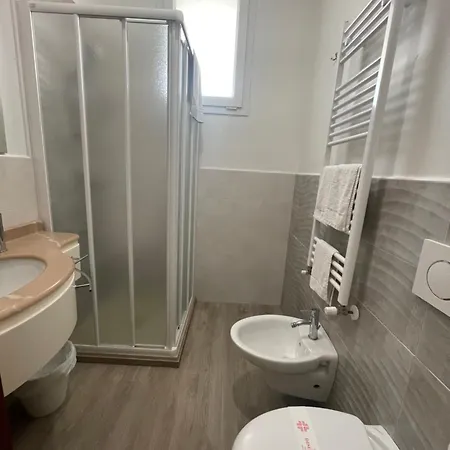 Harmony Con Piscina Panoramica ホテル リミニ
