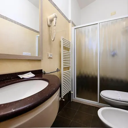ホテル Harmony Con Piscina Panoramica リミニ