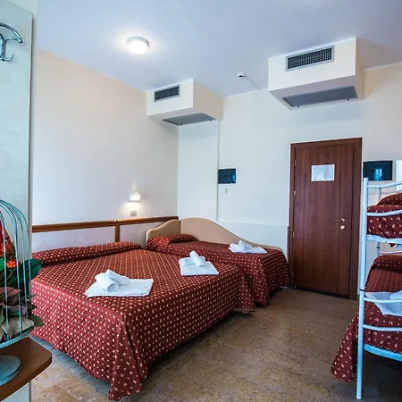 Harmony Con Piscina Panoramica ホテル リミニ