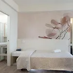 Harmony Con Piscina Panoramica 3* ريميني