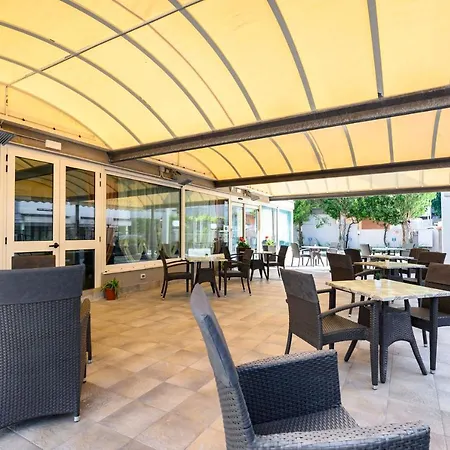 Harmony Con Piscina Panoramica 호텔