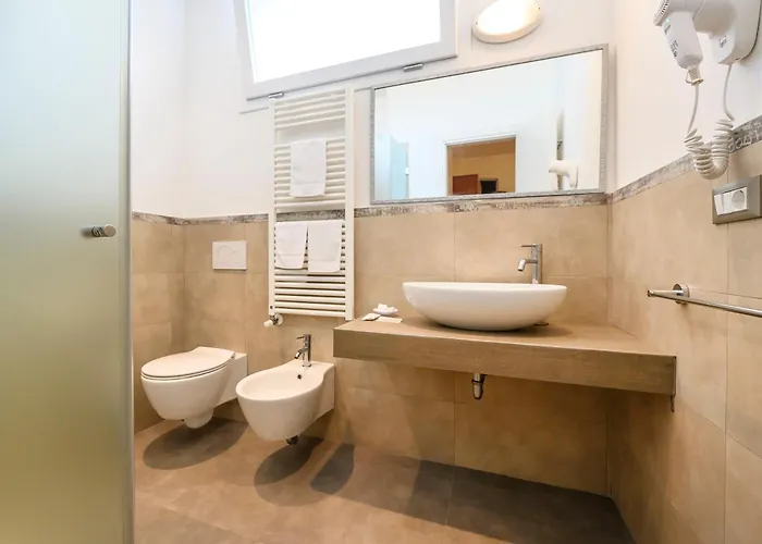 ホテル Harmony Con Piscina Panoramica リミニ