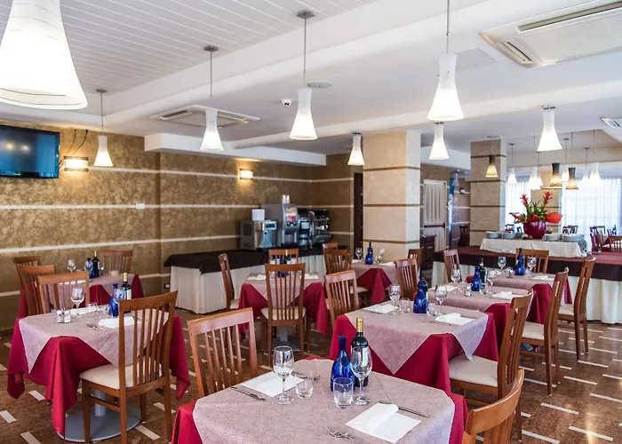 Harmony Con Piscina Panoramica Otel Rimini