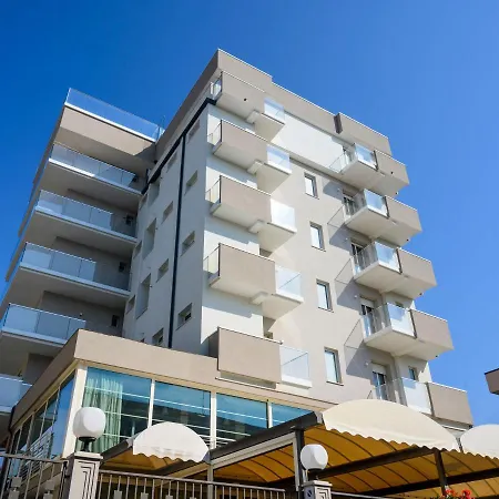 Harmony Con Piscina Panoramica Римини