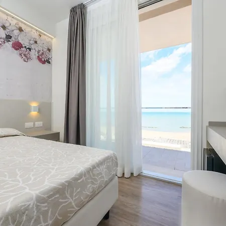 Harmony Con Piscina Panoramica 3* Римини