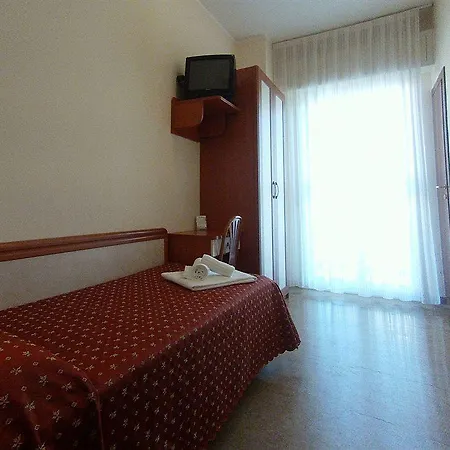 Harmony Con Piscina Panoramica 3* Римини