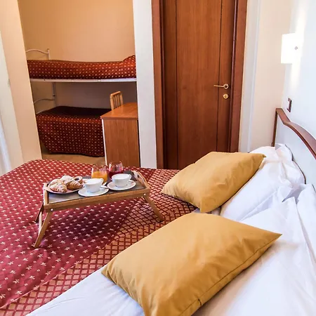 Harmony Con Piscina Panoramica Римини