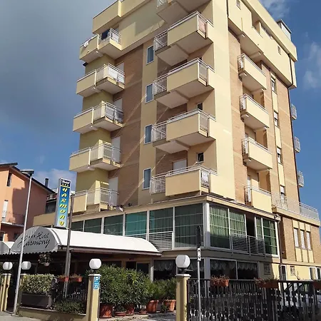 Harmony Con Piscina Panoramica Отель Римини